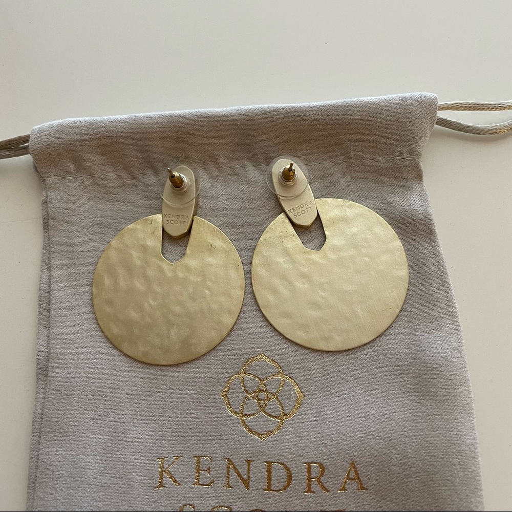 NWOT Kendra Scott Didi Gold Statement Earrings - Picture 6 of 8